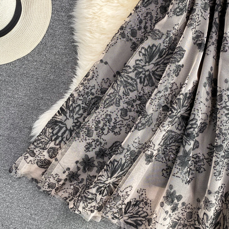 Robe courte trapèze en dentelle noire à la mode 529