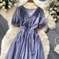 Robe mi-longue en mousseline de soie française à col en V et dentelle douce 609