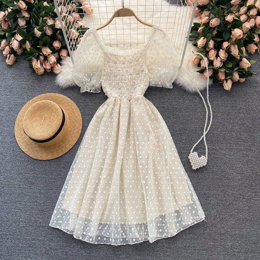 Robe courte en dentelle mignonne et tendance 611