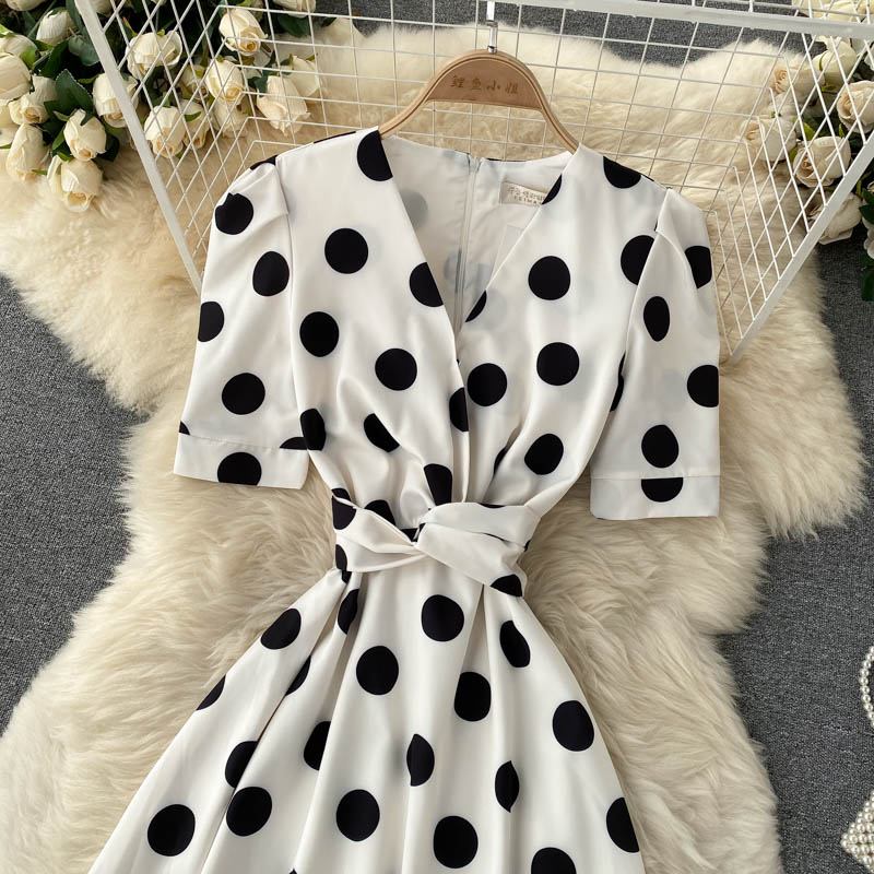 Süßes Polka Dot V-Ausschnitt kurzes Kleid Modekleid 414