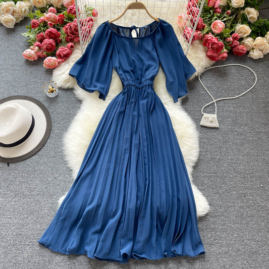 Robe courte mignonne à la mode 661