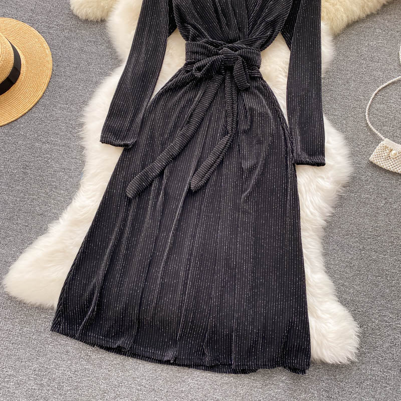 Black v neck long sleeve dress  459