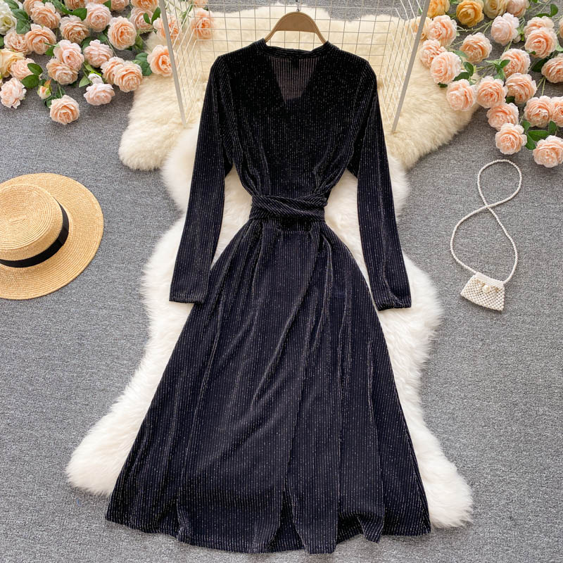 Black v neck long sleeve dress  459