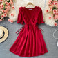 Robe courte à col en V mignonne et tendance 490