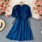 Robe courte à col en V mignonne et tendance 490