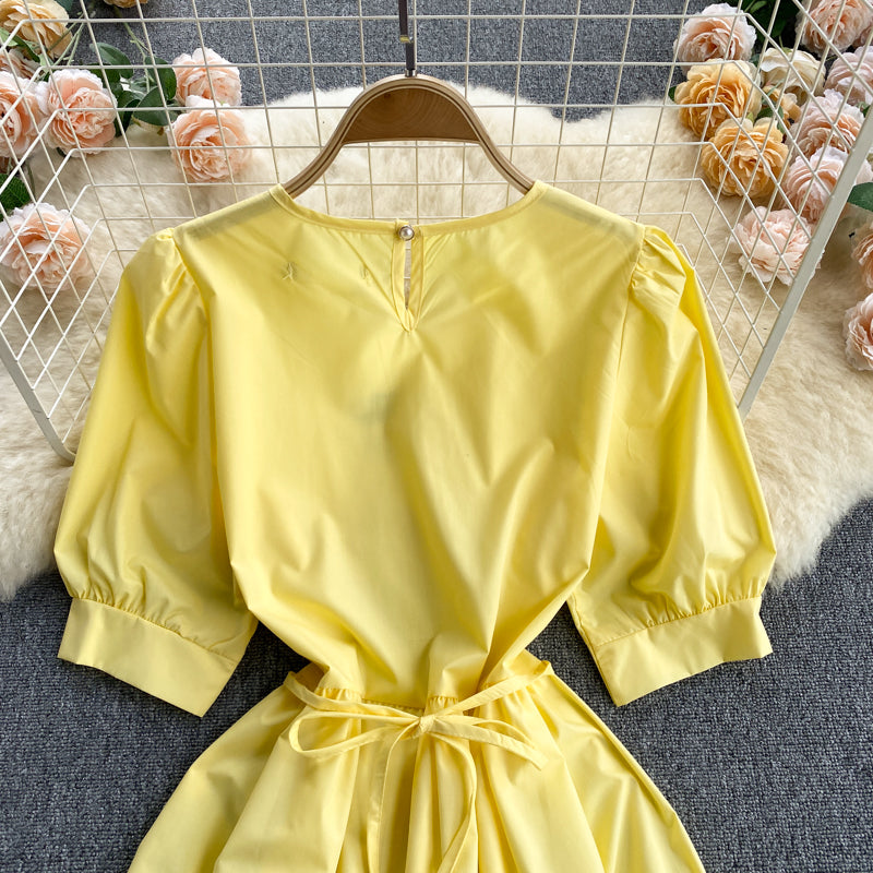 Gelbes kurzes Kleid in A-Linie Modekleid 580