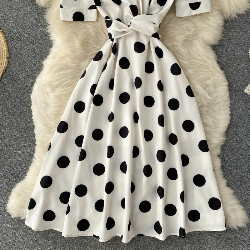 Süßes Polka Dot V-Ausschnitt kurzes Kleid Modekleid 414