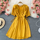 Robe courte à col en V mignonne et tendance 490