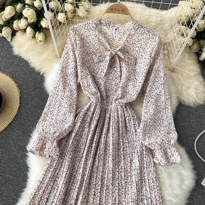 Süßes Blumenkleid mit langen Ärmeln Modekleid 470