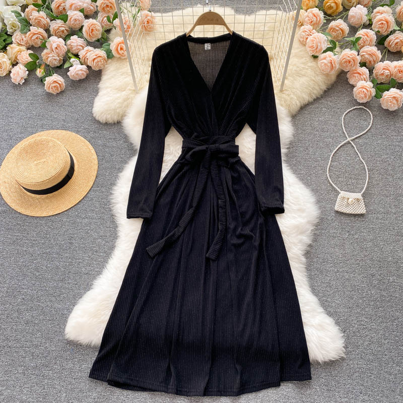 Black v neck long sleeve dress  459