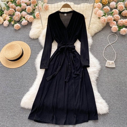 Black v neck long sleeve dress  459