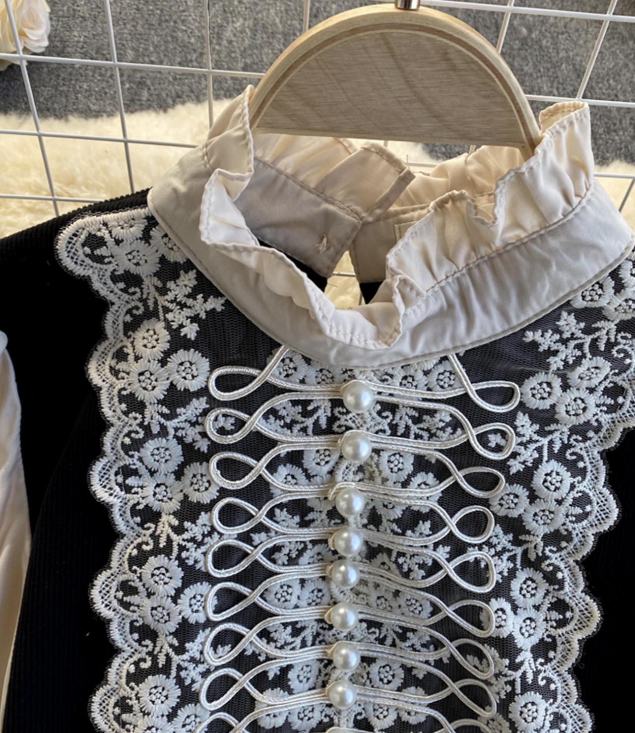 Hauts à manches longues en dentelle mignons 332
