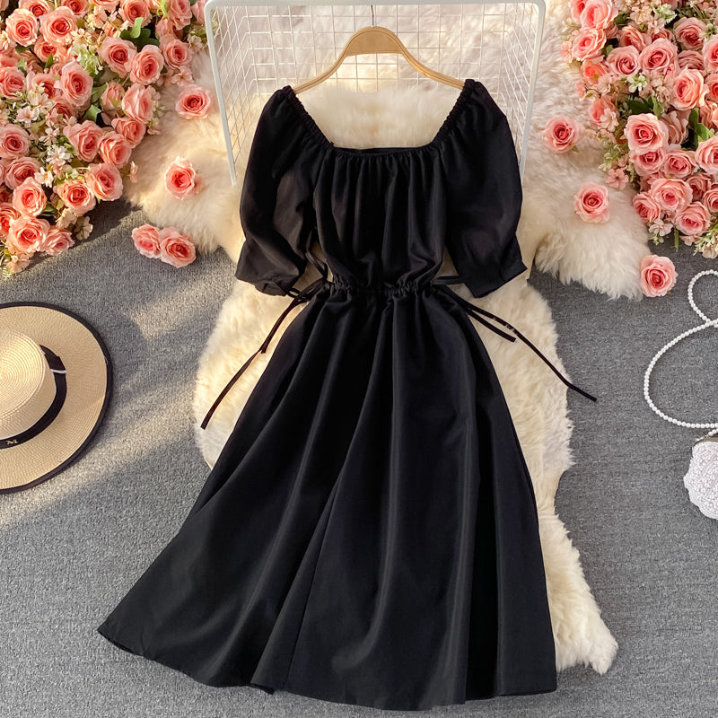Schwarzes kurzes Kleid in A-Linie einfaches schwarzes Kleid 395