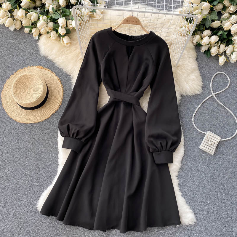 Süßes langärmliges A-Linien-Modekleid 415