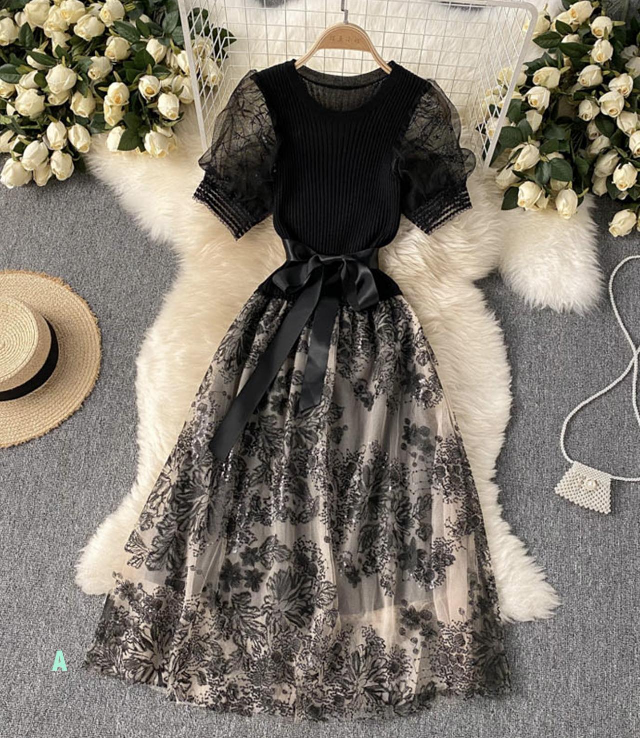 Schönes gestricktes Patchworkkleid 398 