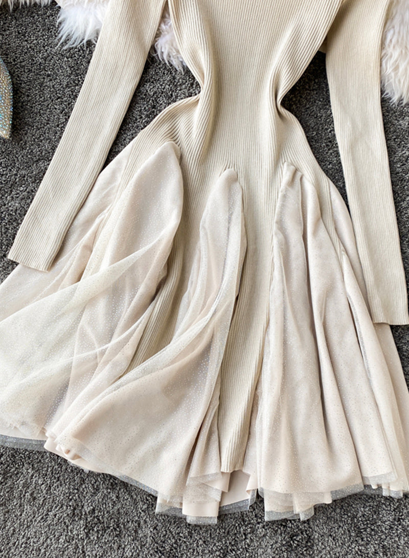 Pulloverkleid mit Stehkragen und langen Ärmeln 213