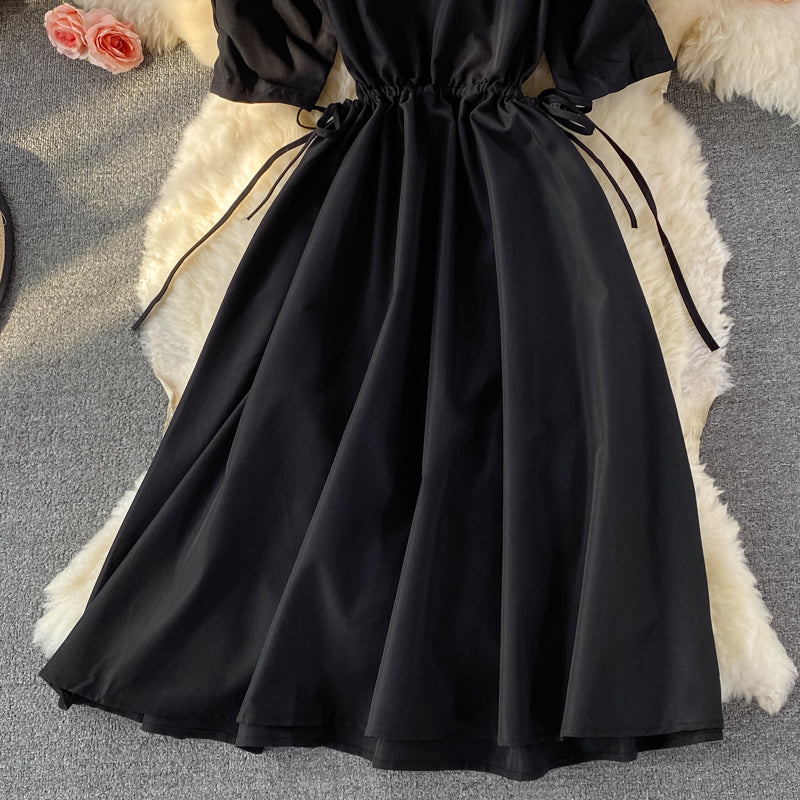 Schwarzes kurzes Kleid in A-Linie einfaches schwarzes Kleid 395