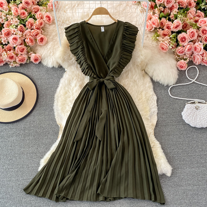 Süßes V-Ausschnitt, kurzes A-Linien-Modekleid 393