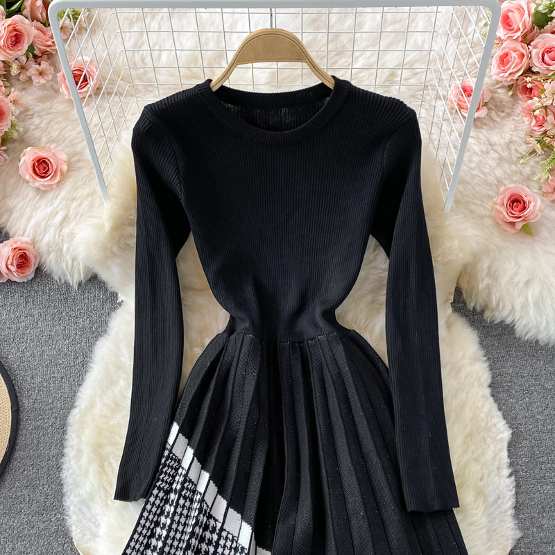 Cute long-sleeved knitted long-sleeved dress  168