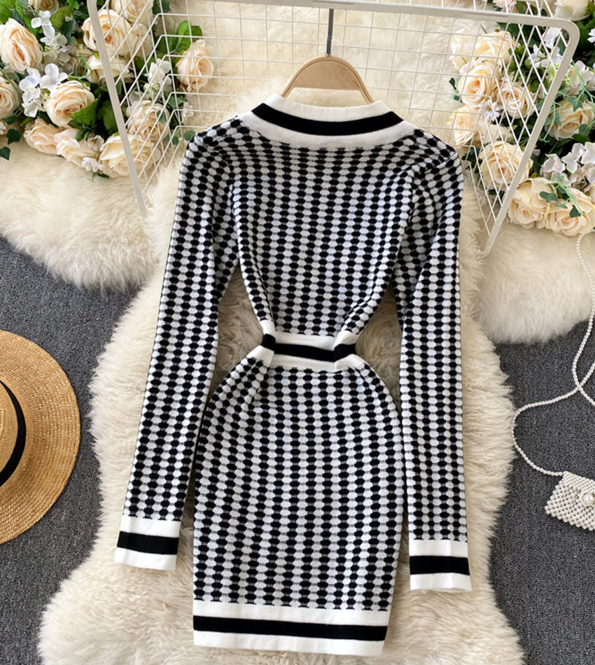 Stylish v neck knitted dress  192