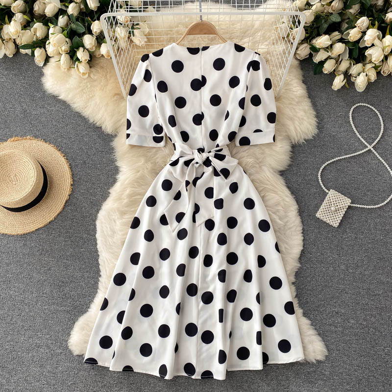 Süßes Polka Dot V-Ausschnitt kurzes Kleid Modekleid 414