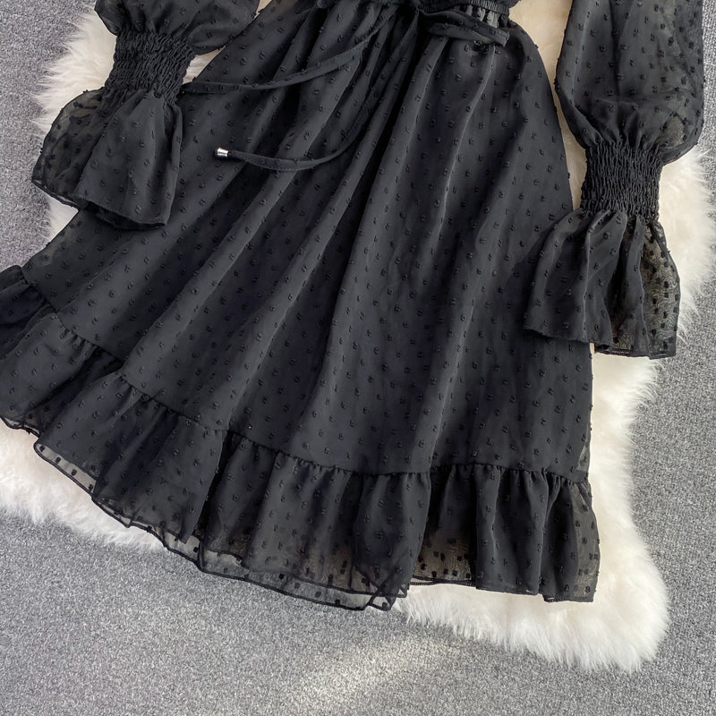 Schwarzes langärmliges Kleid aus Tüll Modekleid 441