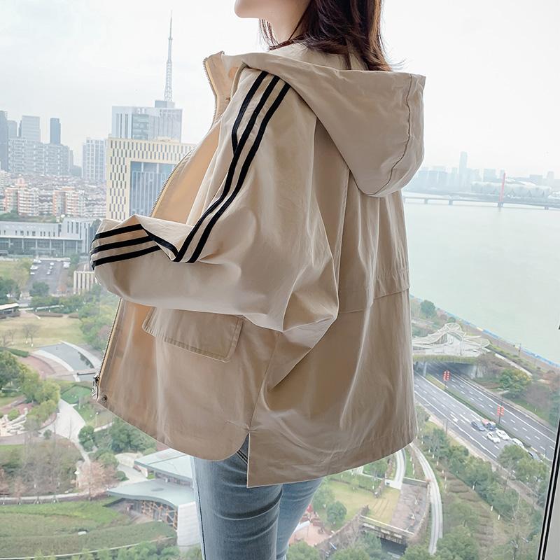 Simple long-sleeved coat  275