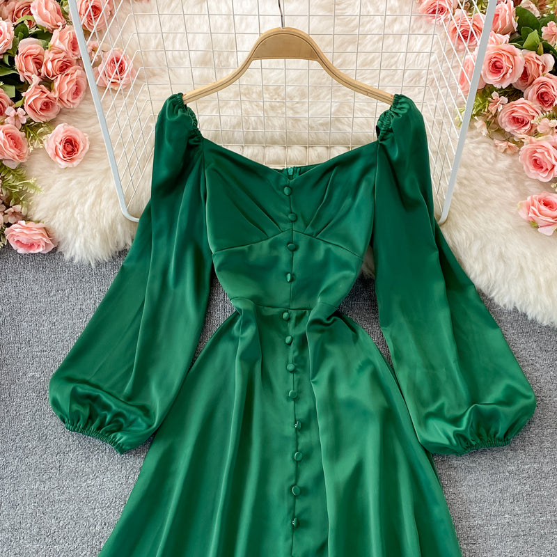 Süßes langärmliges A-Linien-Modekleid 432