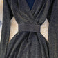 Elegantes Langarmkleid mit V-Ausschnitt, modisches Kleid 448