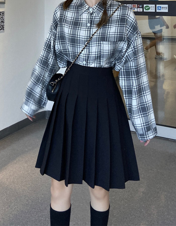 Cute black pleated skirt  3498