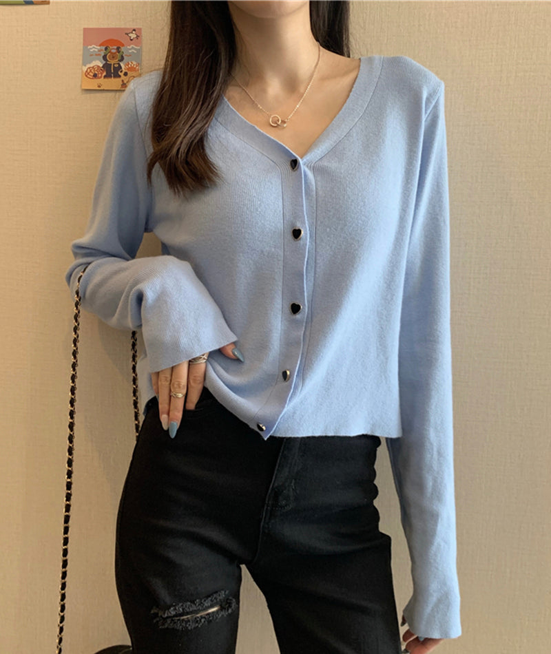 Dünner Strickpullover mit V-Ausschnitt 149