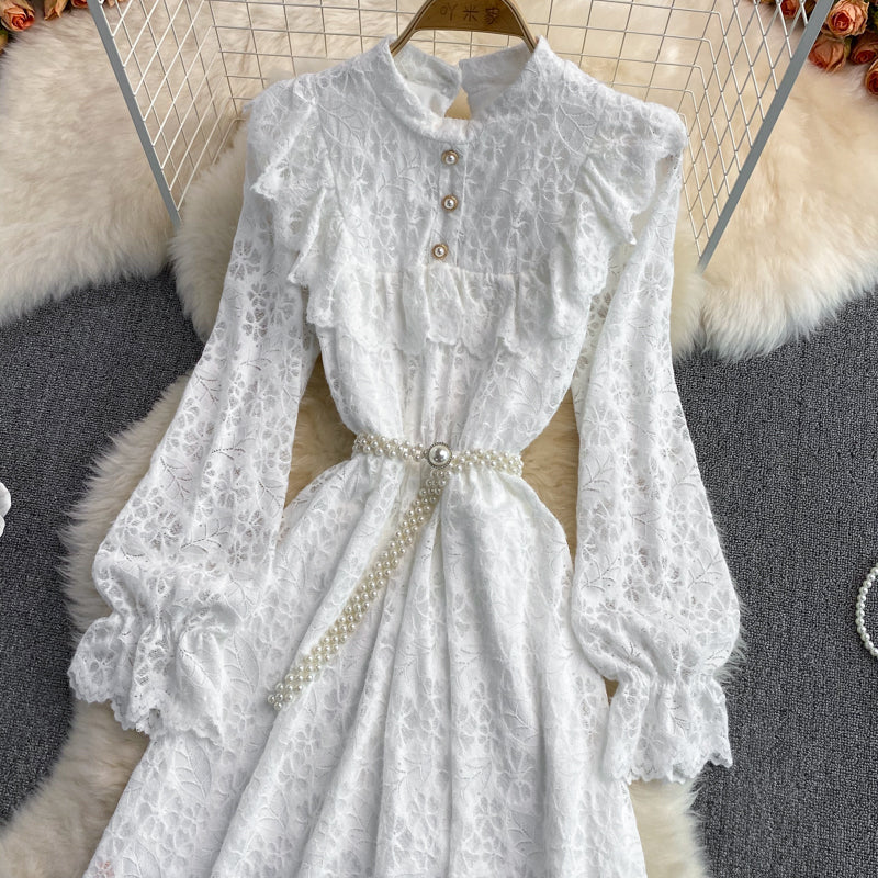 Gebürstetes Spitzenkleid mit Stehkragen 3022
