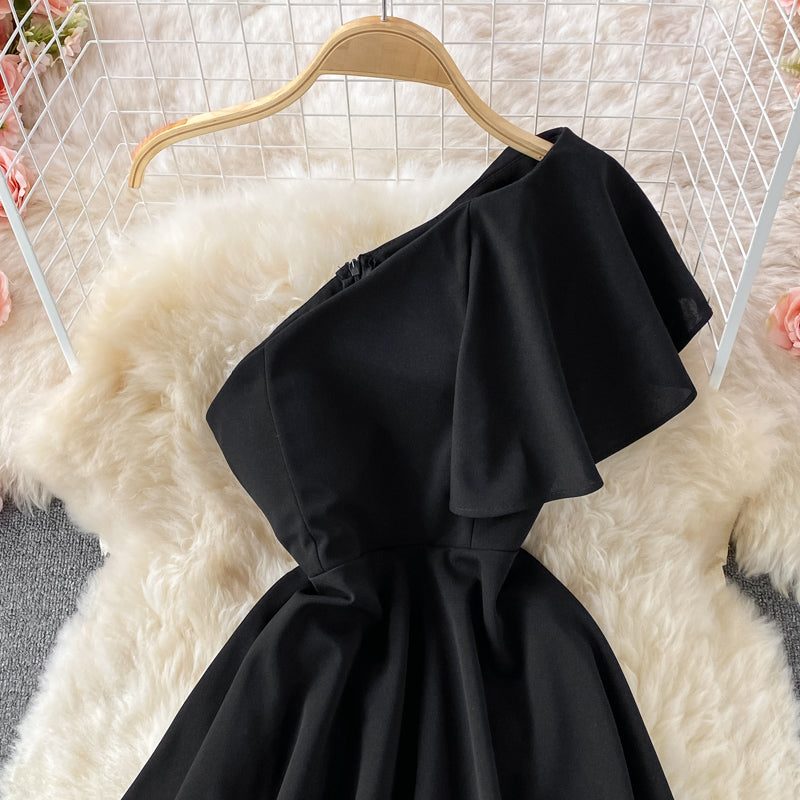 Short skirt with off shoulder, high waist and belly covering  2903