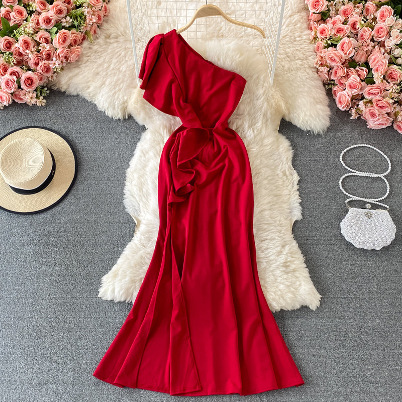 Sexy rückenfreies Kleid mit Rüschen und diagonalem Ausschnitt 2974
