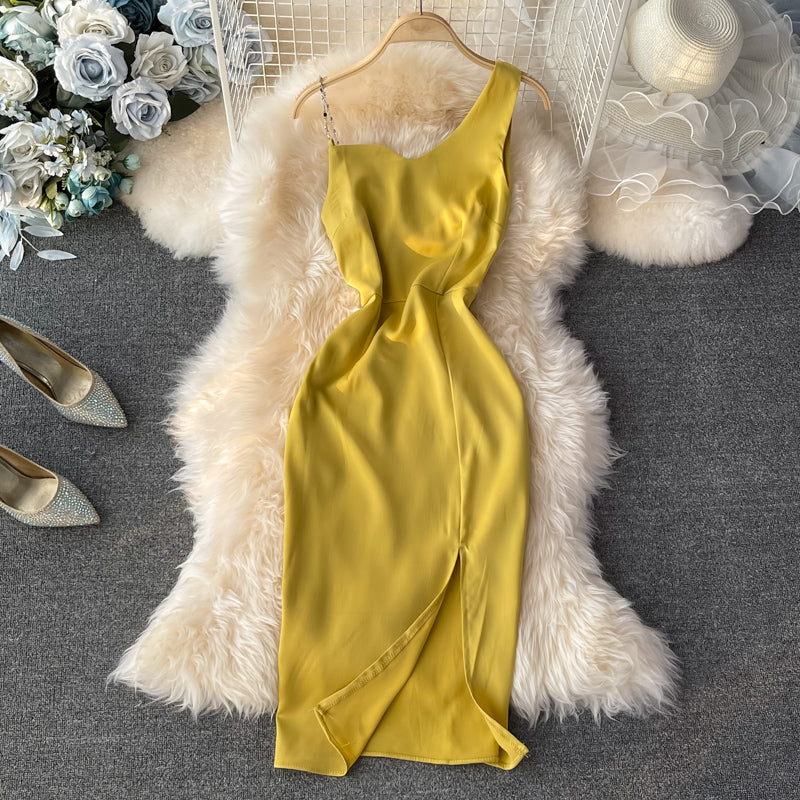 Sexy schulterfreies Kleid mit niedriger Brust und diagonalem Halsausschnitt und schmaler Hüfte 3054