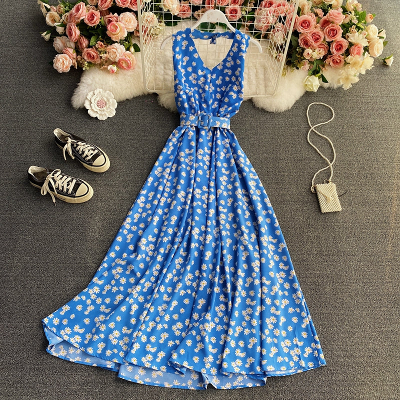 Chiffon-Kleid mit Blumenrock und V-Ausschnitt 3414