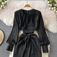 Rundhals-Temperament, schmale Taille, Langarm-Rüschenkleid 3123