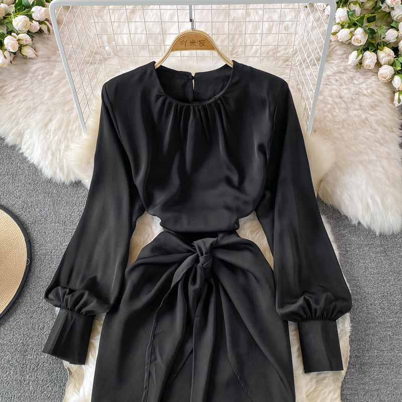Rundhals-Temperament, schmale Taille, Langarm-Rüschenkleid 3123