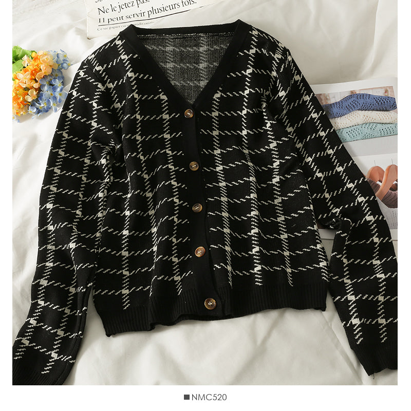 Long sleeve thin knit shirt with short suspender vest  1929