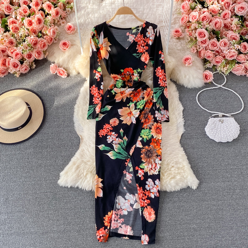 Temperamentvolles, sexy, geteiltes, schmales Wickelkleid mit V-Ausschnitt und Hüfte 2910