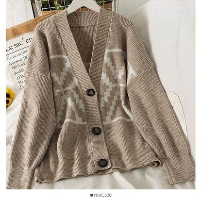 New loose and slim printed three button V-neck T-shirt  2064