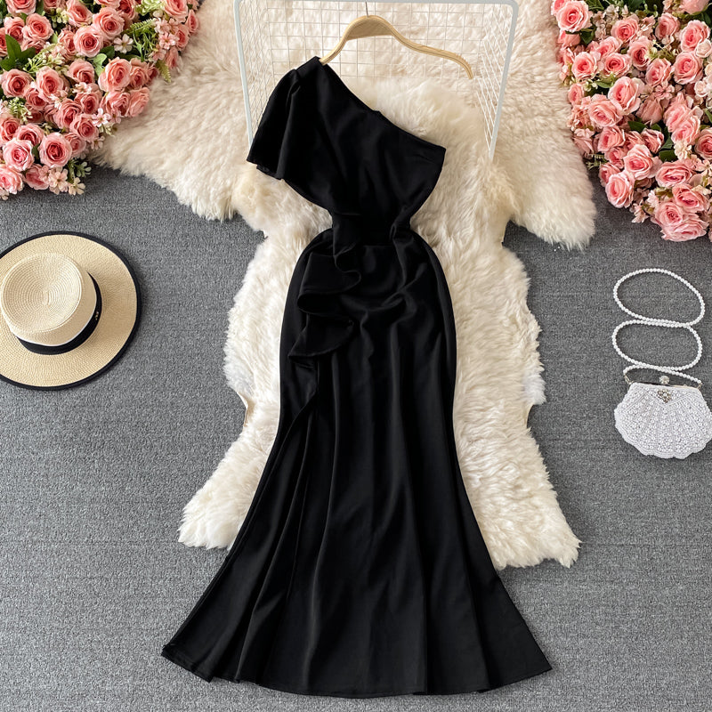 Sexy rückenfreies Kleid mit Rüschen und diagonalem Ausschnitt 2974