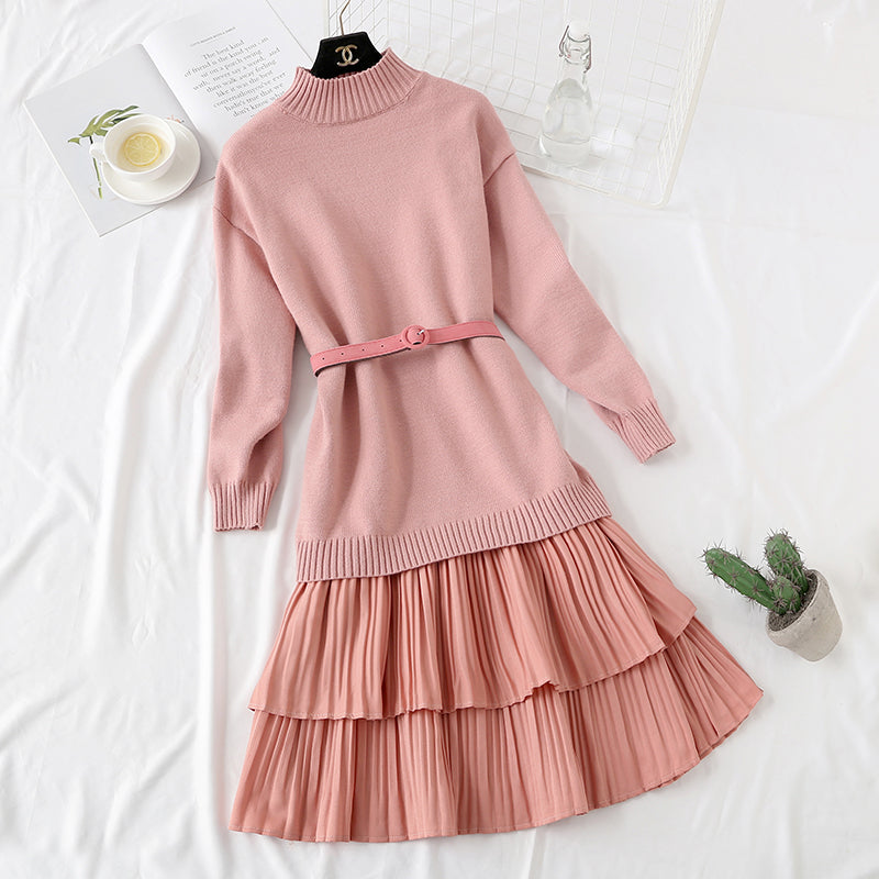 Medium and long suspender with bottom pleated wool skirt over the knee  2461