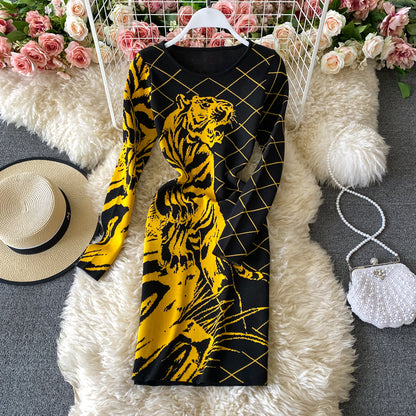Round neck slim fit tiger pattern buttock knit dress  2929