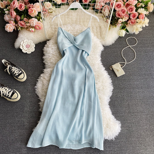 Rückenfreies schmal geschnittenes Promi-Temperament-Kleid mit Knieriemen 2937