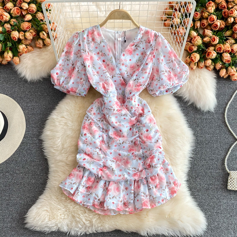 Sanftes Windblumen-Chiffonkleid mit V-Ausschnitt und Fischschwanz in Wickeloptik 3346