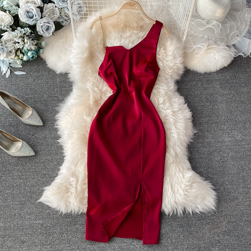 Sexy schulterfreies Kleid mit niedriger Brust und diagonalem Halsausschnitt und schmaler Hüfte 3054
