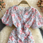 Sanftes Windblumen-Chiffonkleid mit V-Ausschnitt und Fischschwanz in Wickeloptik 3346
