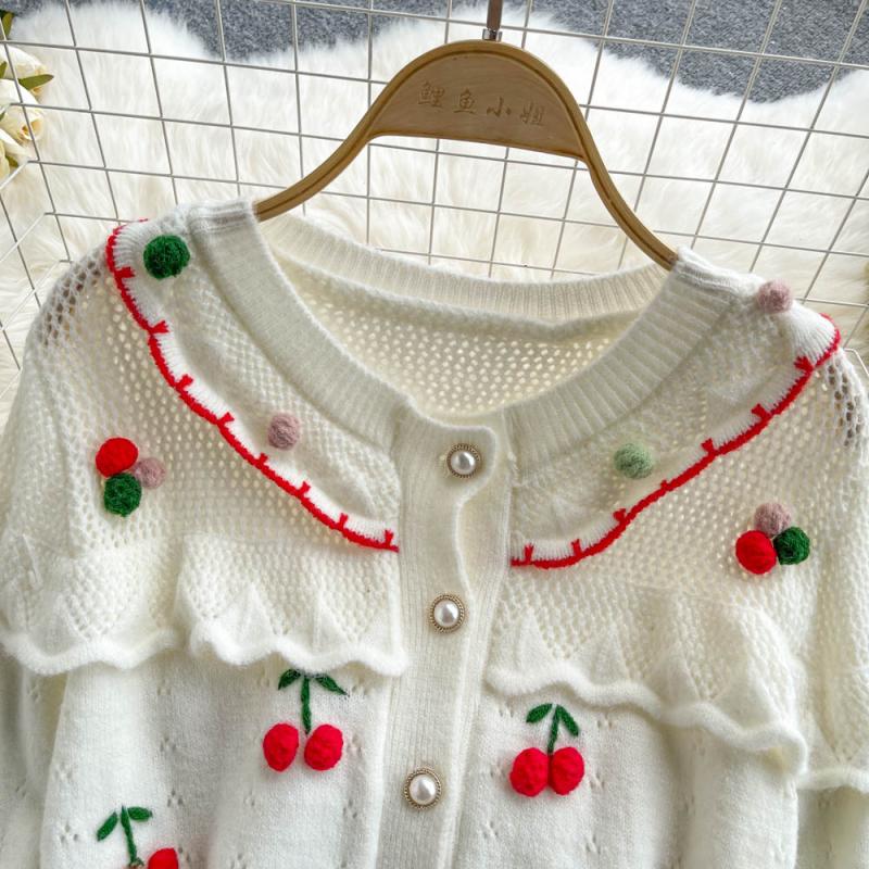 Pullover 1607 mit hohlem Design in Kirsche