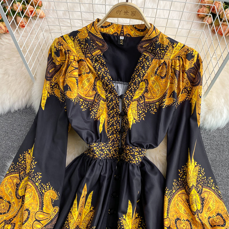 Light luxury high-end retro printed V-neck bubble sleeve dress  3011